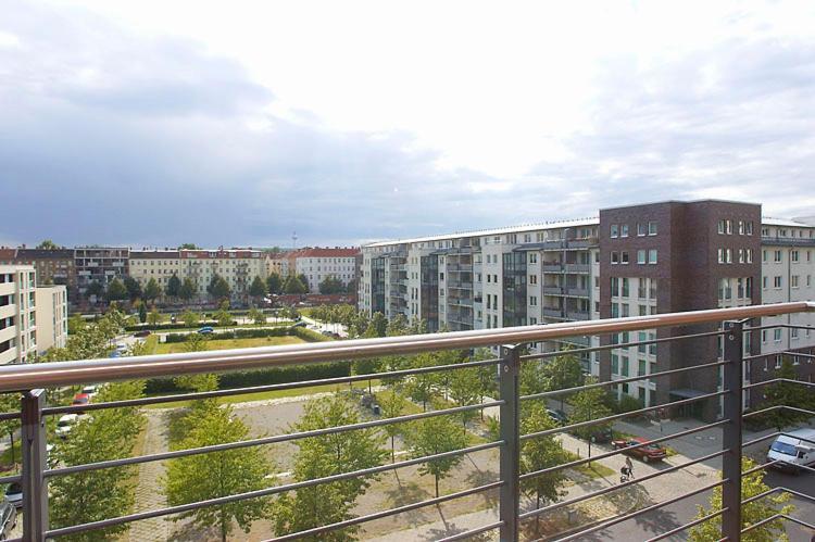 Spacious Studio Apartment Friedrichshain Berlin Rum bild