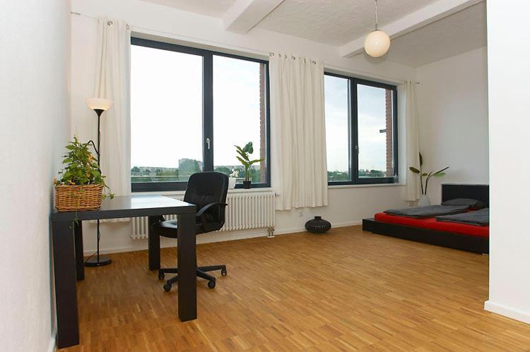 Spacious Studio Apartment Friedrichshain Berlin Rum bild